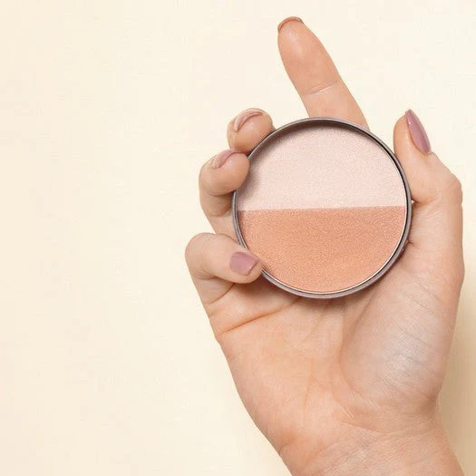 Coconut Bronze Glistening Glow Powder - Image 5