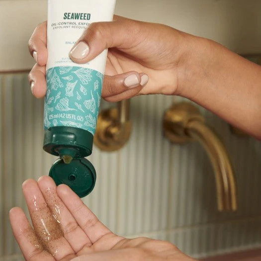 Seaweed Oil-Control Exfoliator - Image 5