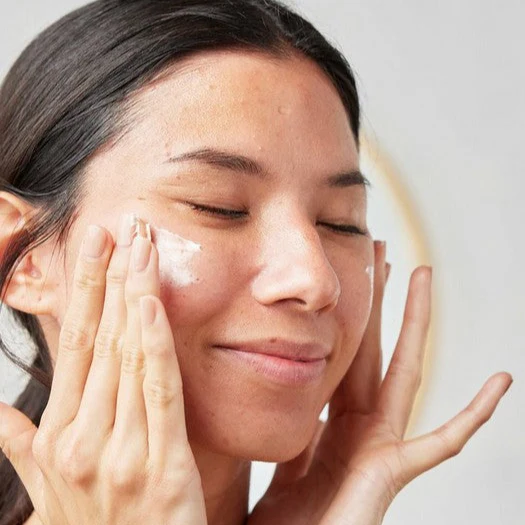 Vitamin C Glow Boosting Intense Moisturiser - Image 3
