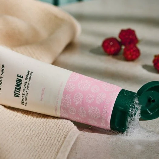 Vitamin E Gentle Face Wash - Image 4