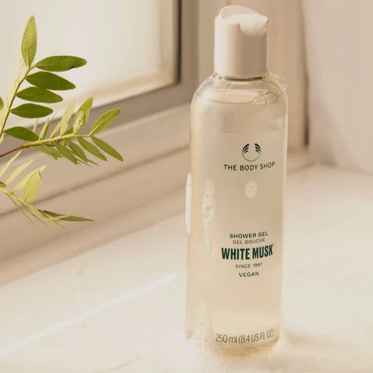 White Musk® Shower Gel - Image 2